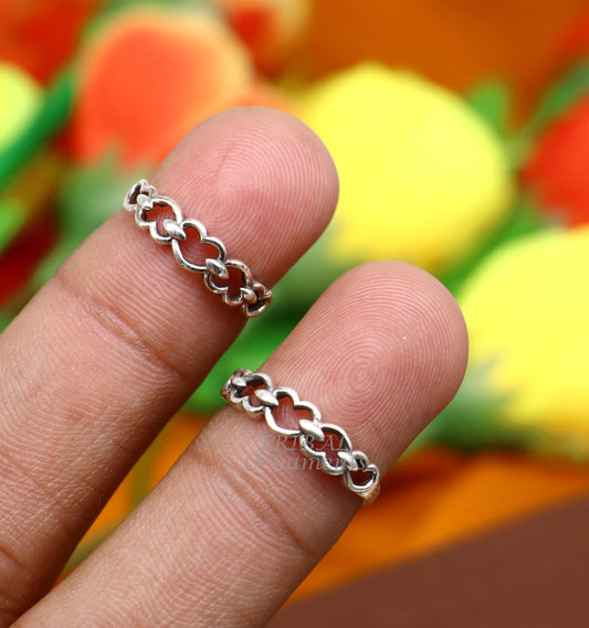 925 sterling silver handcrafted vintage ethnic brides toe ring with unique design for women and girls, by TRIBAL ORNAMENTS.