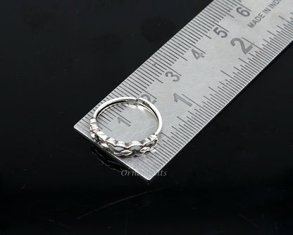 925 sterling silver handcrafted vintage ethnic brides toe ring with intricate tribal design for women and girls.