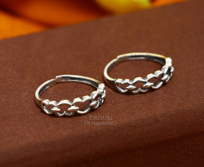 925 sterling silver handcrafted vintage ethnic brides toe ring with unique tribal design for women and girls, by TRIBAL ORNAMENTS.