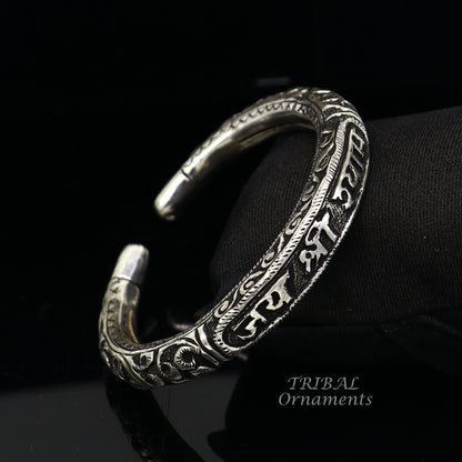 Handmade 925 sterling silver Lord Krishna mantra bracelet with chitai work, unisex tribal ethnic jewelry by TRIBAL ORNAMENTS.