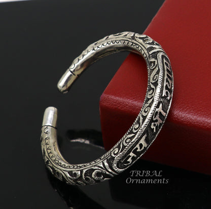 925 Sterling silver handmade Krishna mantra bracelet with tribal chitai work, unisex divine Lord Shyam jewelry by TRIBAL ORNAMENTS
