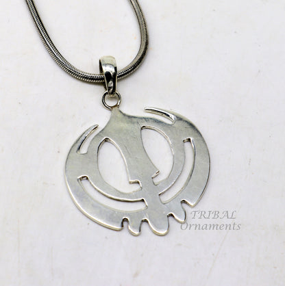 925 sterling silver Holy Khalsa Waheguru pendant featuring Sikha Sardar symbol, handmade Indian jewelry from Tribal Ornaments.