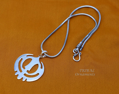 925 sterling silver Holy Khalsa Waheguru pendant with Sikha Sardar symbol, handmade design, representing blessings and spiritual significance.