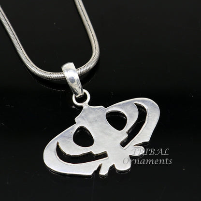 925 sterling silver Khalsa Waheguru pendant featuring Sikha Sardar symbol, handmade spiritual jewelry from Tribal Ornaments.
