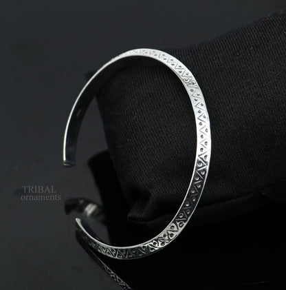 Vintage design 925 sterling silver cuff bangle by TRIBAL ORNAMENTS, unisex handmade jewelry with intricate pattern and stylish appeal.