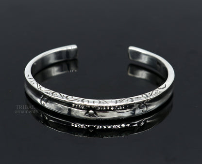 925 sterling silver vintage design cuff bangle by Tribal Ornaments, stylish unisex jewelry with intricate handcrafted details.