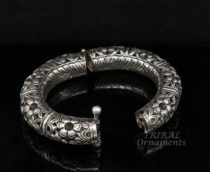 Handmade 925 sterling silver vintage floral bangle bracelet with traditional design, crafted by TRIBAL ORNAMENTS.
