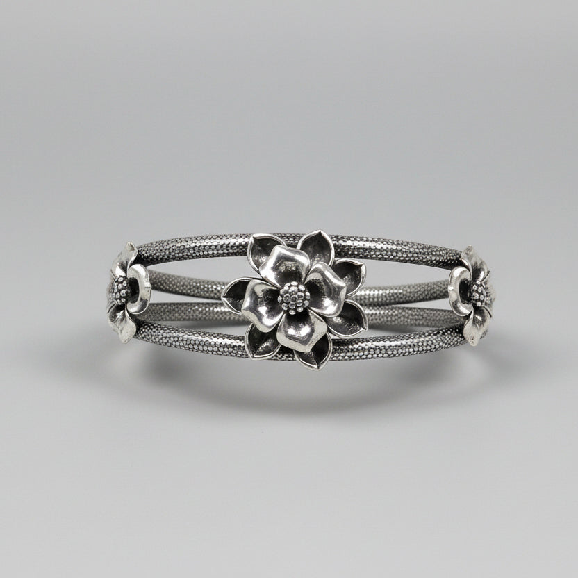 925 sterling silver handmade floral bangle bracelet featuring vintage design, traditional wedding jewelry by TRIBAL ORNAMENTS.