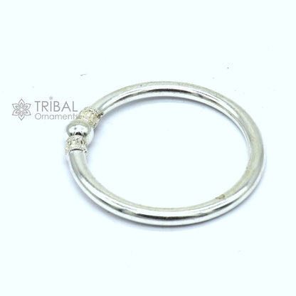 Sterling silver tribal bangle bracelet with a plain shine ball design, handmade ethnic jewelry by TRIBAL ORNAMENTS.