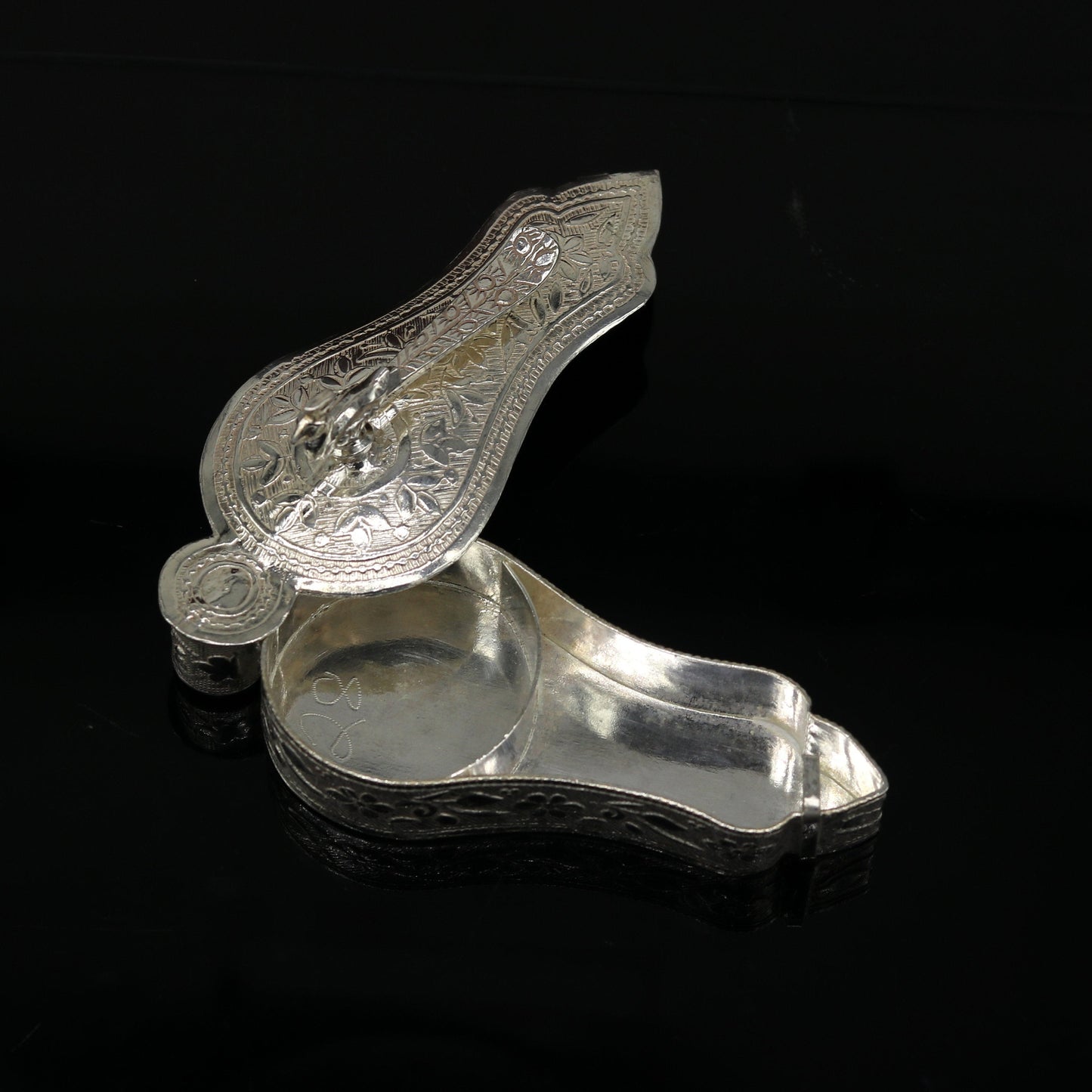 925 sterling silver handmade fabulous unique design peacock trinket box, brides gift, casket box, silver article, silver utensils su65 - TRIBAL ORNAMENTS