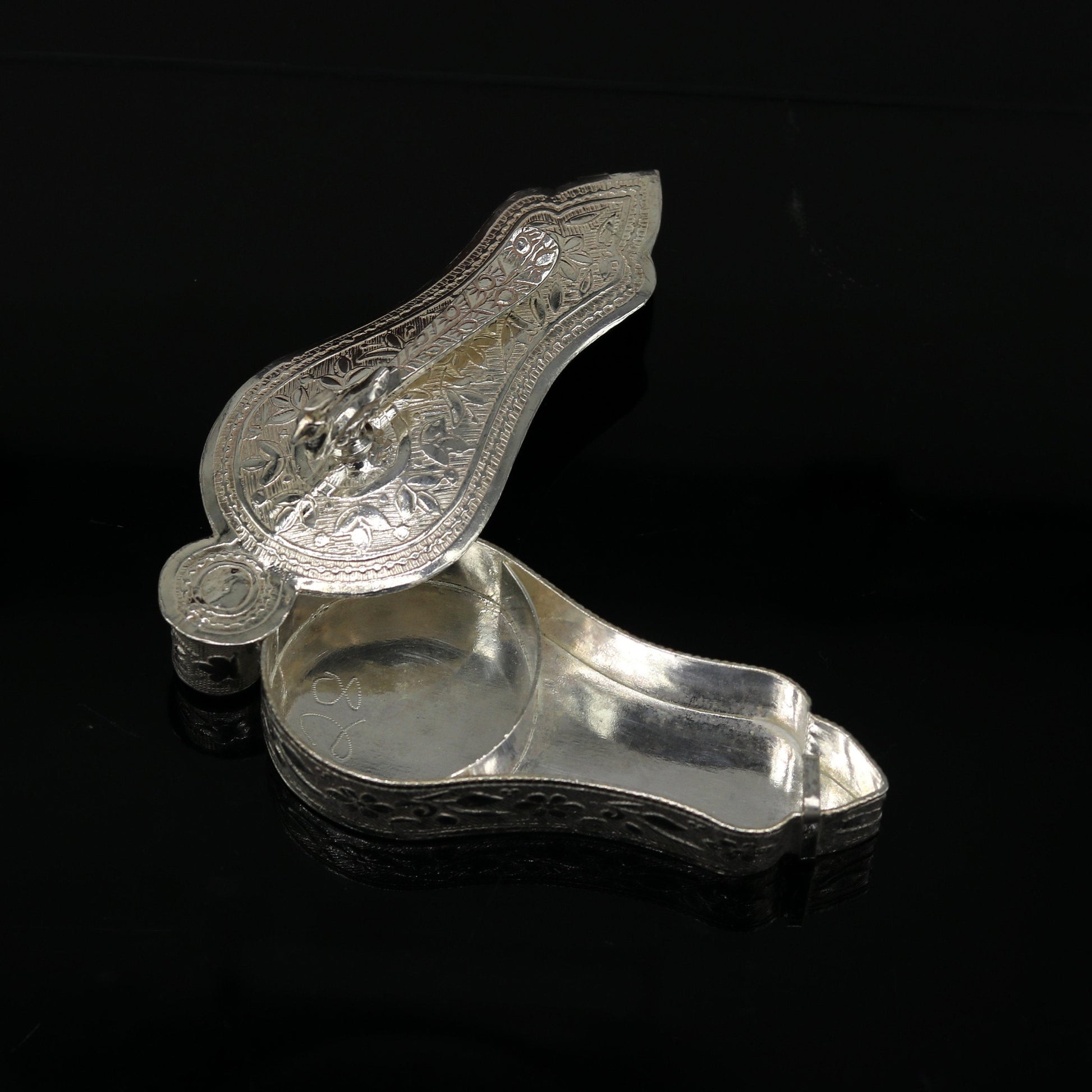 925 sterling silver handmade fabulous unique design peacock trinket box, brides gift, casket box, silver article, silver utensils su65 - TRIBAL ORNAMENTS