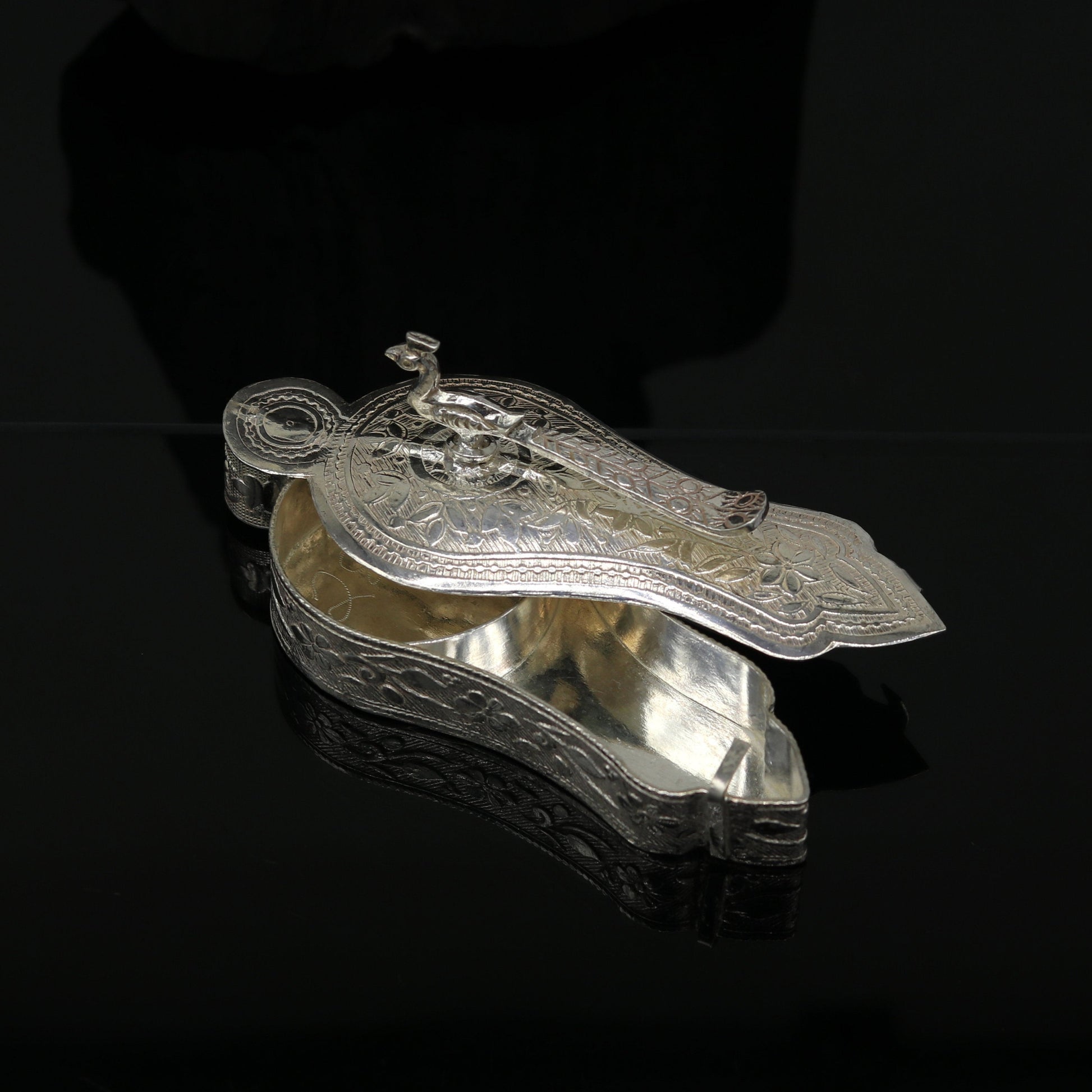 925 sterling silver handmade fabulous unique design peacock trinket box, brides gift, casket box, silver article, silver utensils su65 - TRIBAL ORNAMENTS