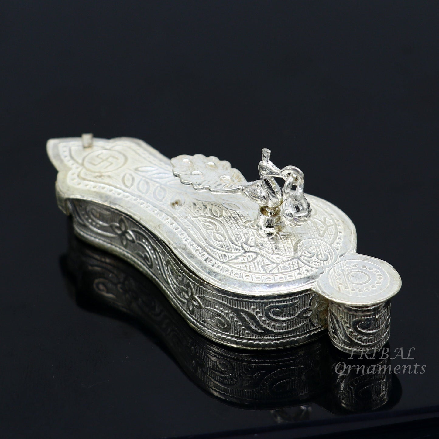 925 sterling silver handmade peacock design trinket box from TRIBAL ORNAMENTS, featuring intricate craftsmanship and elegant detailing.