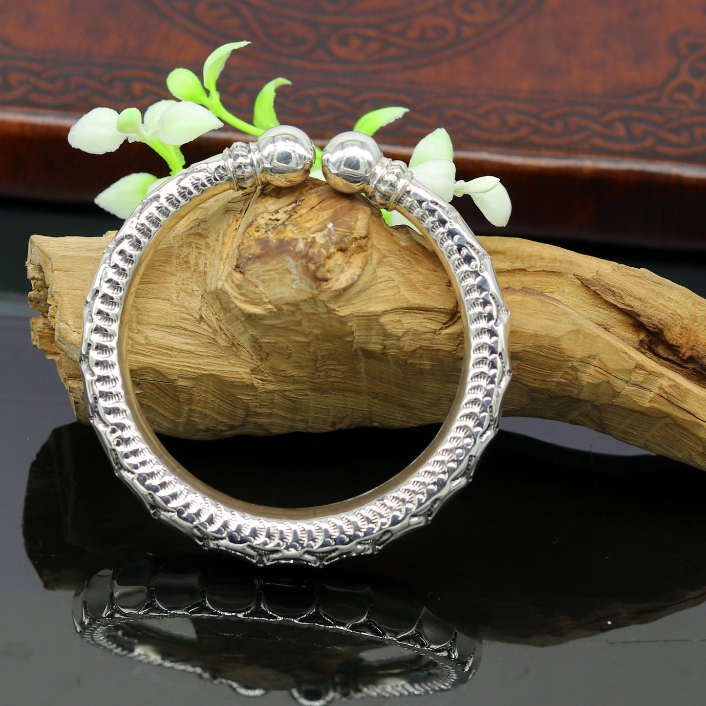 Stylish 925 sterling silver unisex bangle cuff bracelet with customized vintage design and intricate handmade detailing.