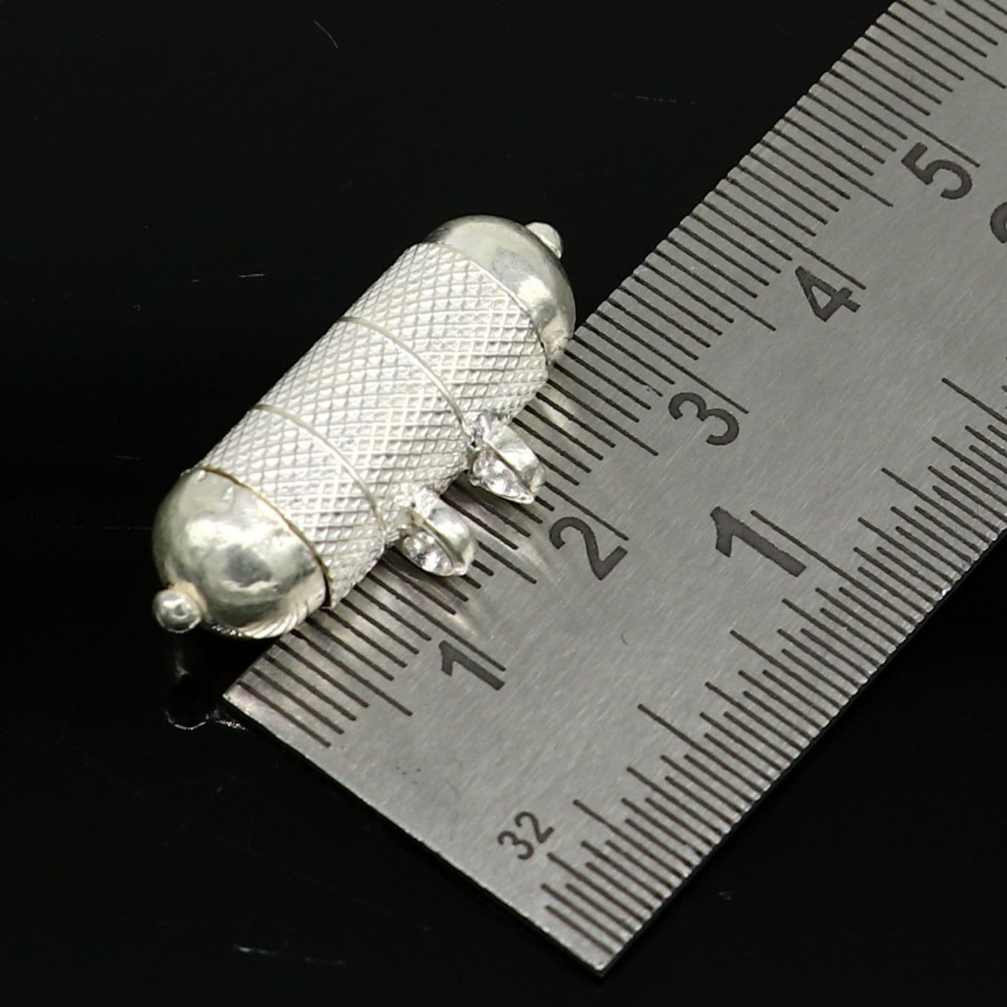 925 sterling silver handmade gorgeous round shape handmade amulet box pendant, mantra box, silver tabiz , box tribal jewelry ssp680 - TRIBAL ORNAMENTS