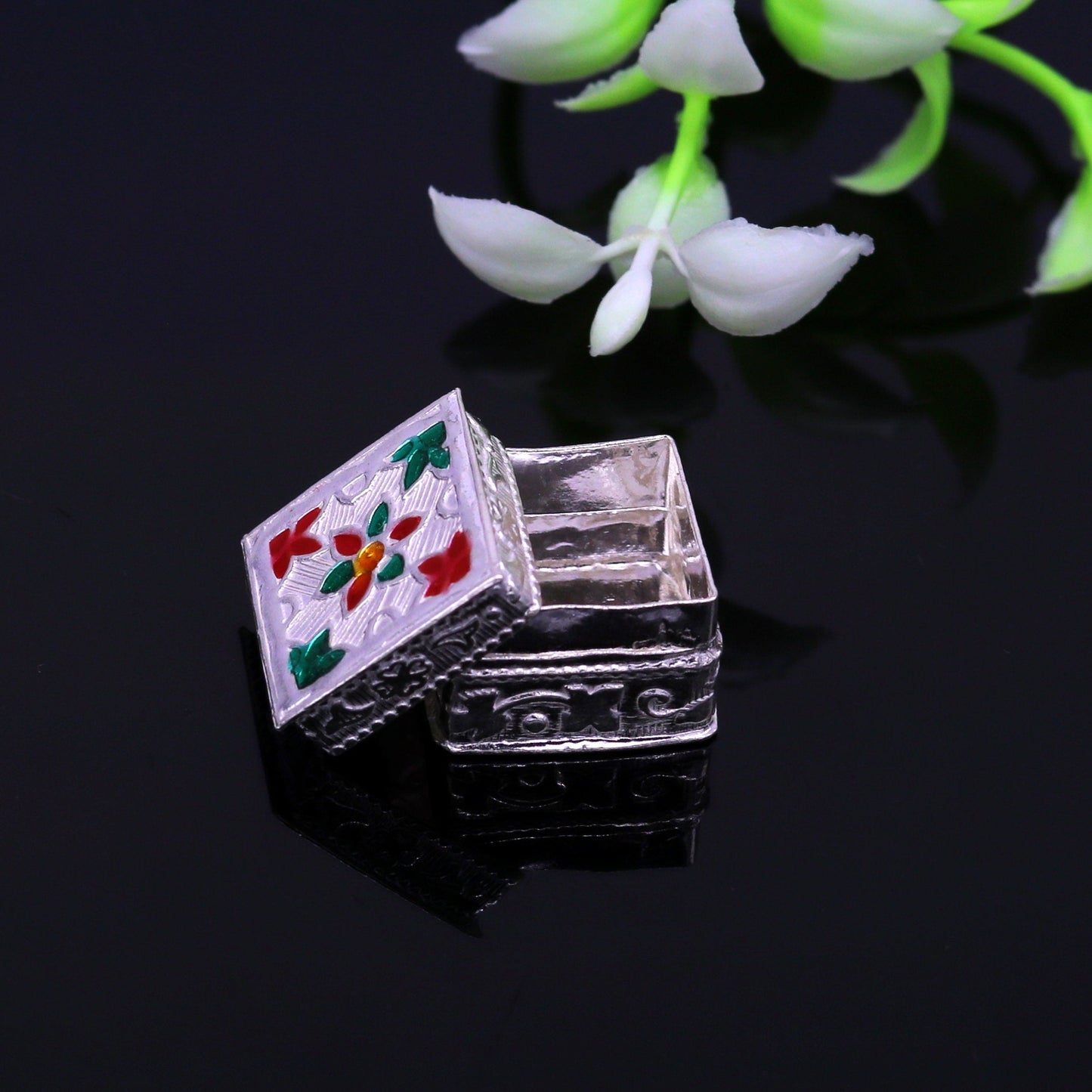 Handmade 925 sterling silver small trinket box with floral enamel design, decorative casket container by TRIBAL ORNAMENTS.