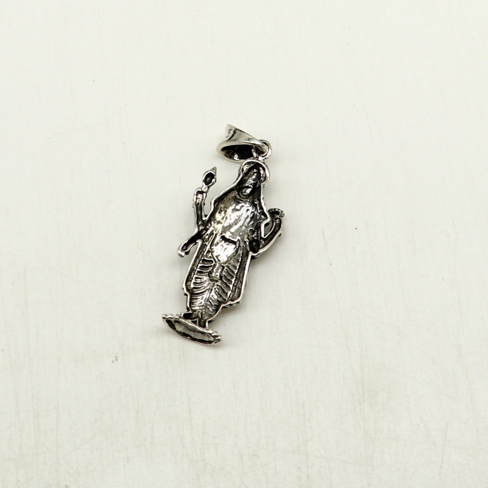 Unisex 925 sterling silver Vishnu pendant featuring intricate Hindu deity design, handmade tribal jewelry from India.