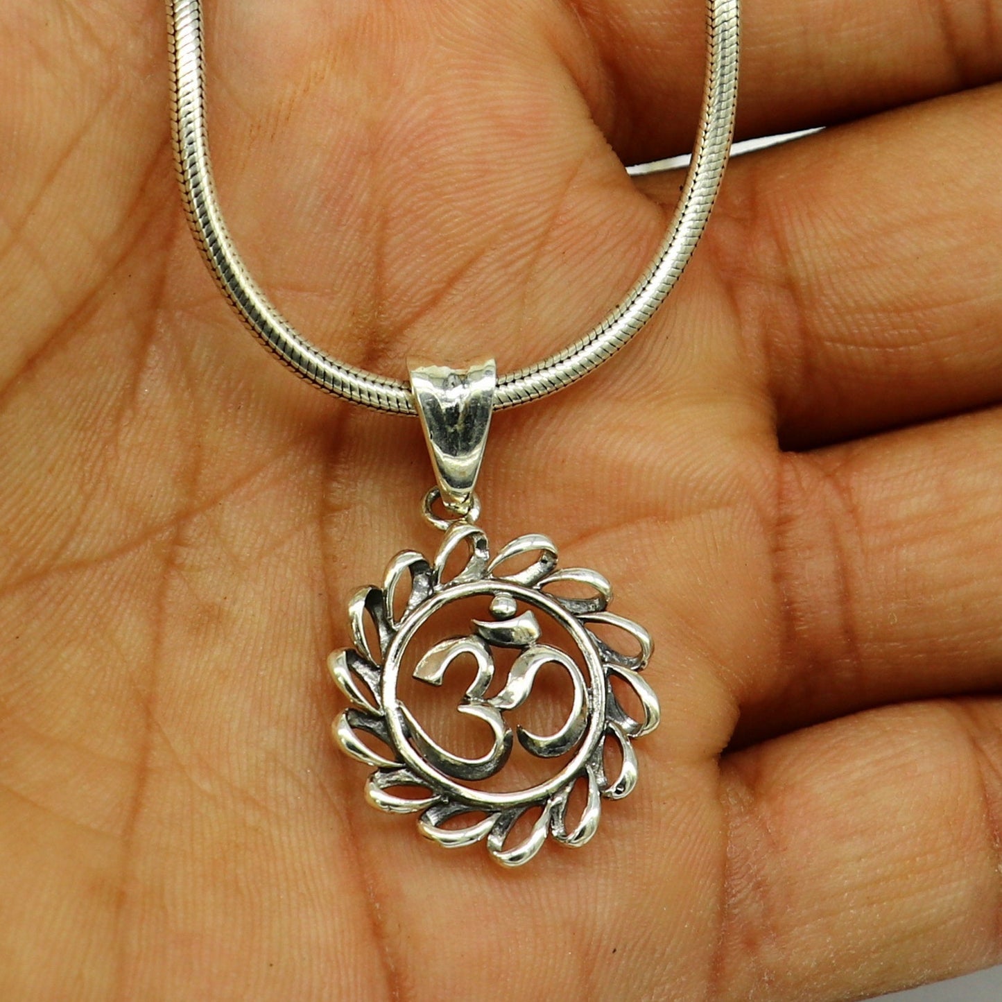 925 sterling silver handmade Hindu mantra 'Aum' OM pendant, amazing stylish unisex pendant locket personalized jewelry tribal jewelry ssp440 - TRIBAL ORNAMENTS