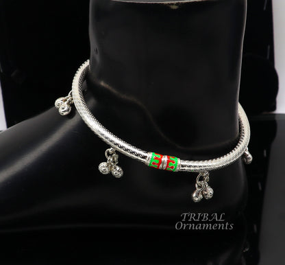 Traditional Indian 925 sterling silver ankle bracelet with jingling bells and tribal design for women.