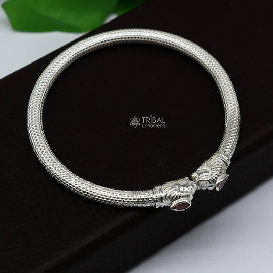 925 sterling silver handmade lion face design kada bracelet for men and girls, lightweight and trendy jewelry by TRIBAL ORNAMENTS.