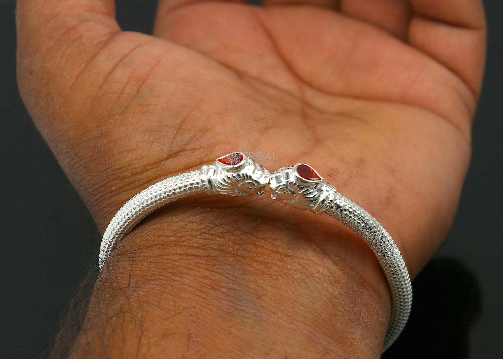 Sterling silver handmade lion face design kada bracelet by TRIBAL ORNAMENTS, lightweight jewelry for men and girls.
