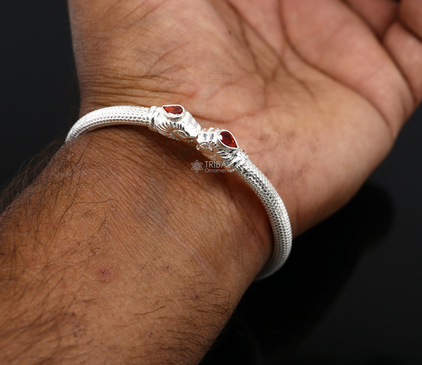 Sterling silver handmade lion face design kada bracelet by TRIBAL ORNAMENTS, lightweight cultural jewelry for men and girls.