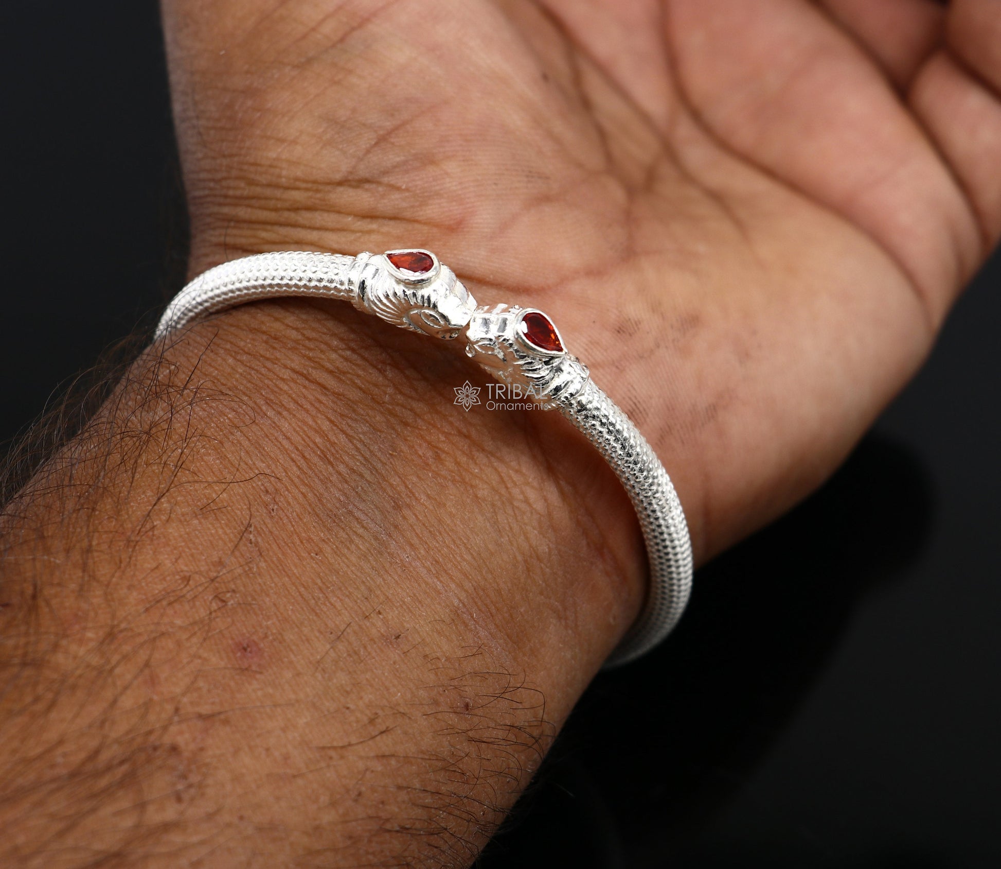 Sterling silver handmade lion face design kada bracelet by TRIBAL ORNAMENTS, lightweight cultural jewelry for men and girls.