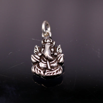 925 Sterling silver Lord Ganesha pendant, unisex handmade jewelry, small tribal ornament locket with detailed Ganesha design.