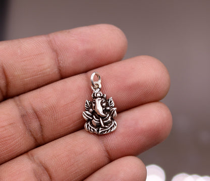 925 Sterling silver Lord Ganesha pendant, unisex handmade jewelry, small tribal ornament locket, detailed Hindu deity design