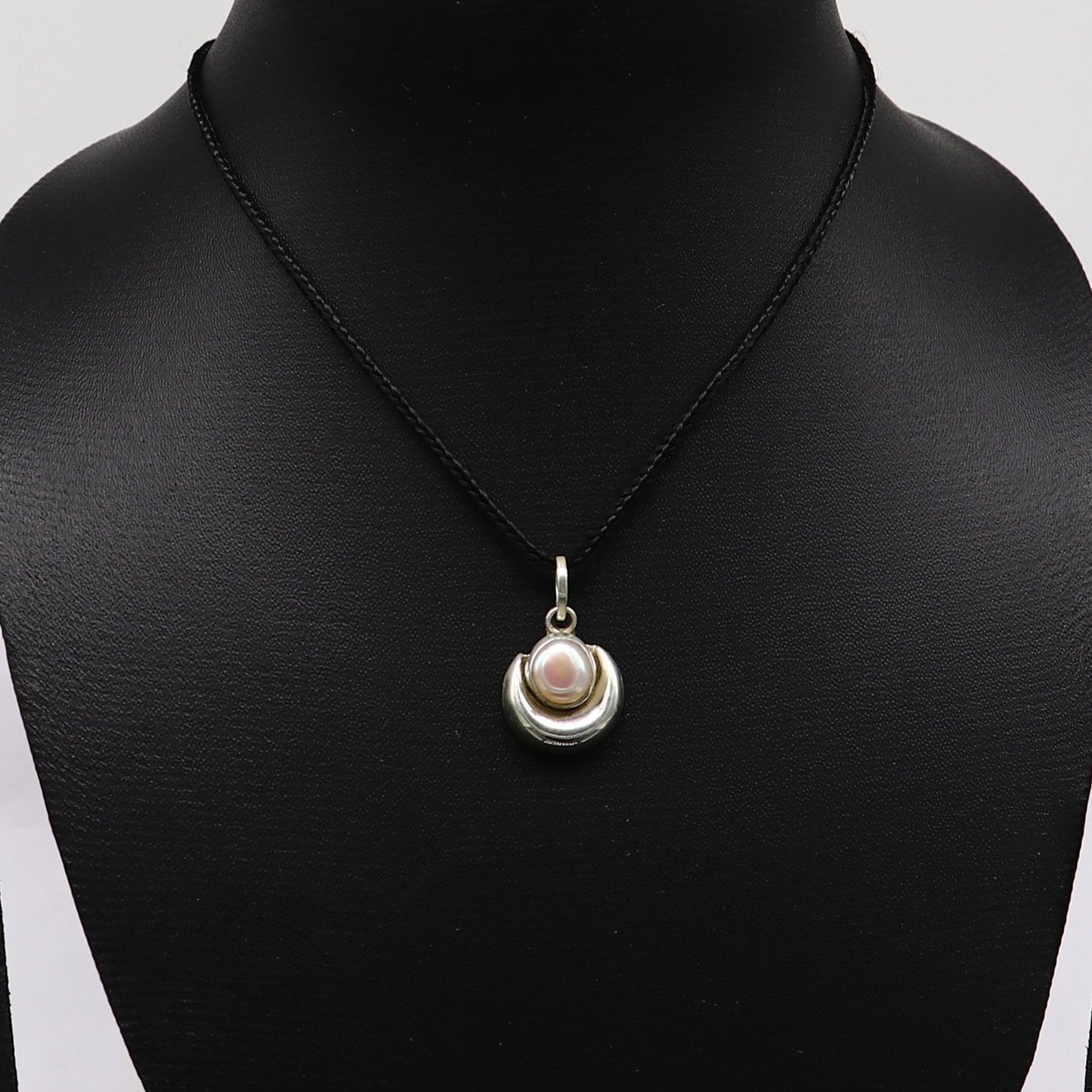 925 sterling silver handmade moon pendant with natural pearl, stunning unisex pearl moon pendant, best gifting jewelry from india ssp648 - TRIBAL ORNAMENTS