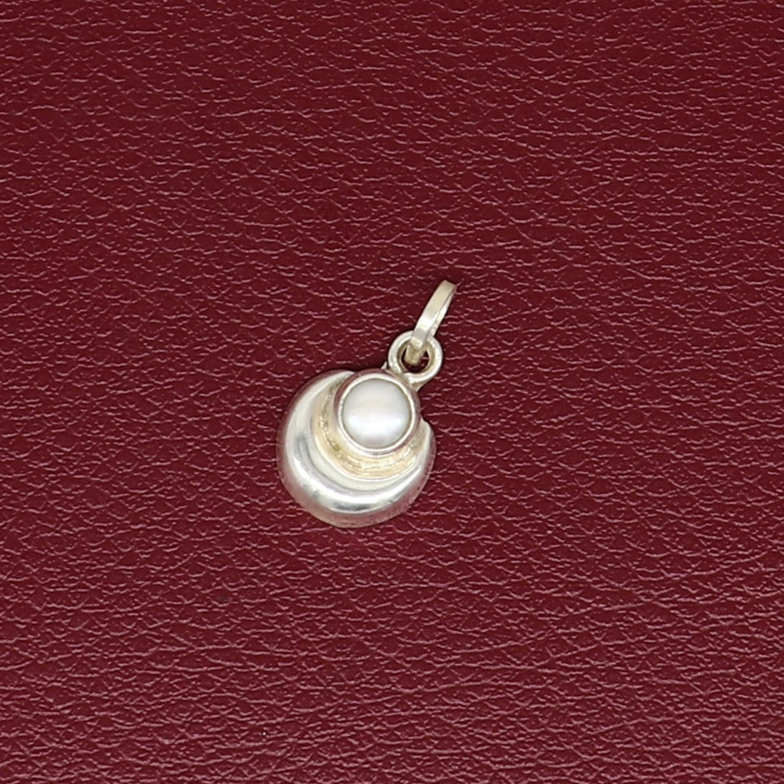 925 sterling silver handmade moon pendant with natural pearl, stunning unisex pearl moon pendant, best gifting jewelry from india ssp650 - TRIBAL ORNAMENTS