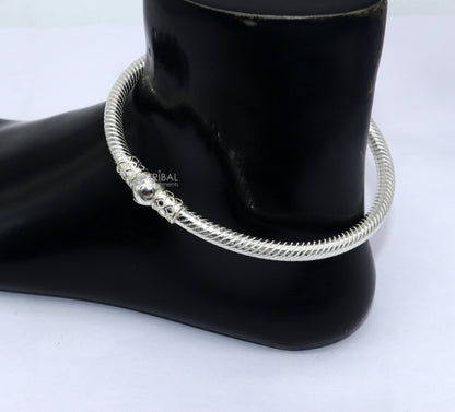 925 Sterling silver handmade Indian traditional women's foot kada ankle bracelet with plain design and tribal jewelry style.
