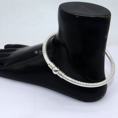 Handmade 925 sterling silver Indian traditional women's foot kada ankle bracelet with plain design and tribal jewelry style.