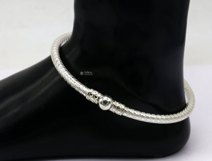 Sterling silver handmade traditional Indian women's foot kada bracelet with plain design and tribal jewelry style.