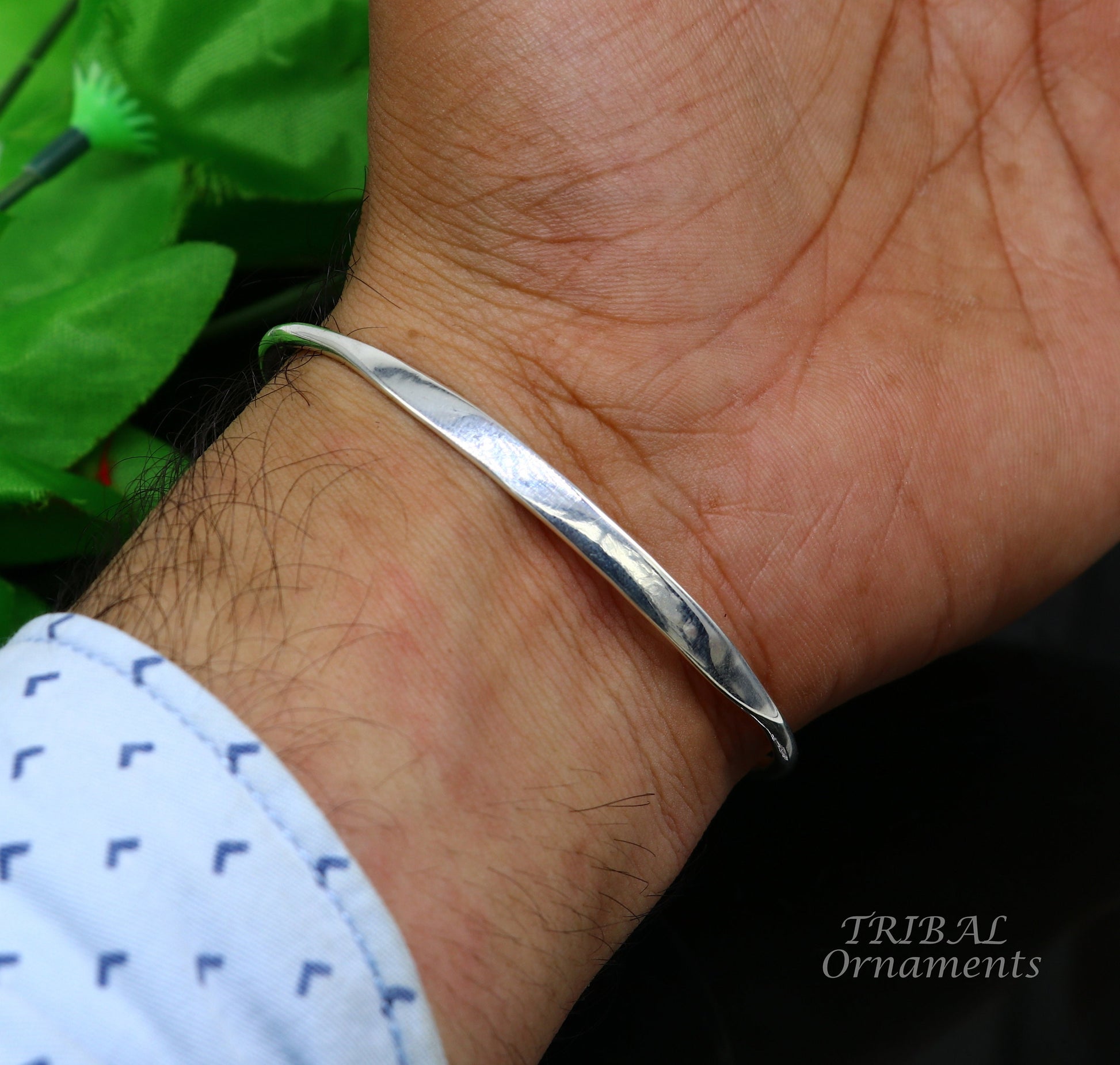 925 sterling silver handmade bangle bracelet with a shiny plain design, stylish cuff kada by TRIBAL ORNAMENTS.