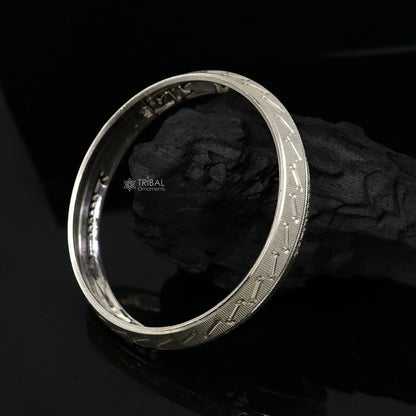 925 sterling silver Radhe Radhe mantra kada bracelet for men, handmade divine jewelry with traditional design.