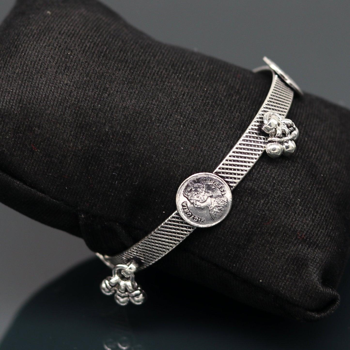 925 sterling silver handmade stunning Victoria empress coin design Bangles bracelet kada, best brides tribal belly jewelry nba155 - TRIBAL ORNAMENTS