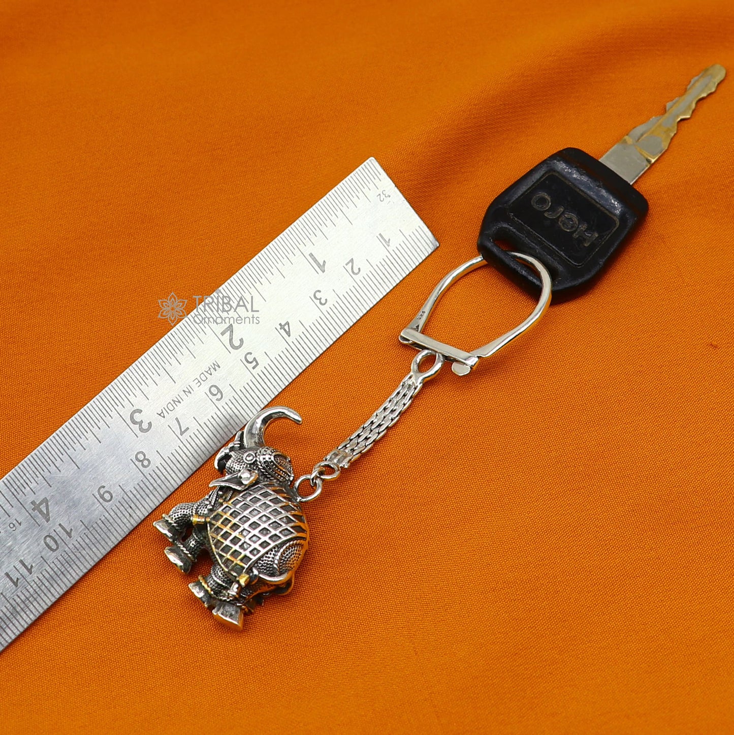 925 Sterling silver vintage elephant keychain by TRIBAL ORNAMENTS, featuring a stylish, solid design perfect for unisex gift accessories.