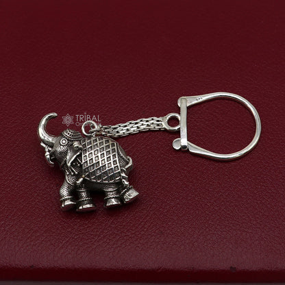 925 Sterling silver vintage elephant key chain by TRIBAL ORNAMENTS, featuring a solid, stylish, unisex design with intricate elephant details.