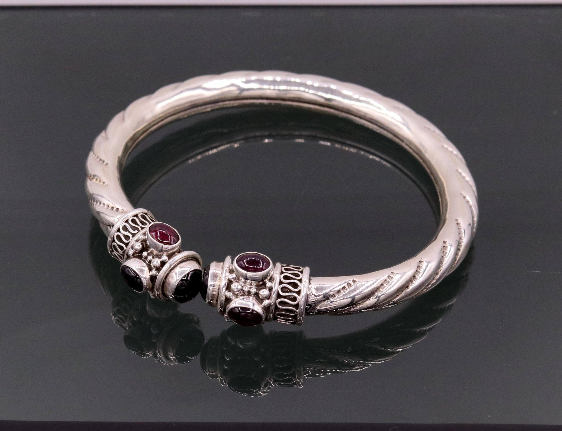 Vintage 925 sterling silver tribal bangle bracelet with antique design, unisex jewelry suitable for gifting or belly dance accessories.