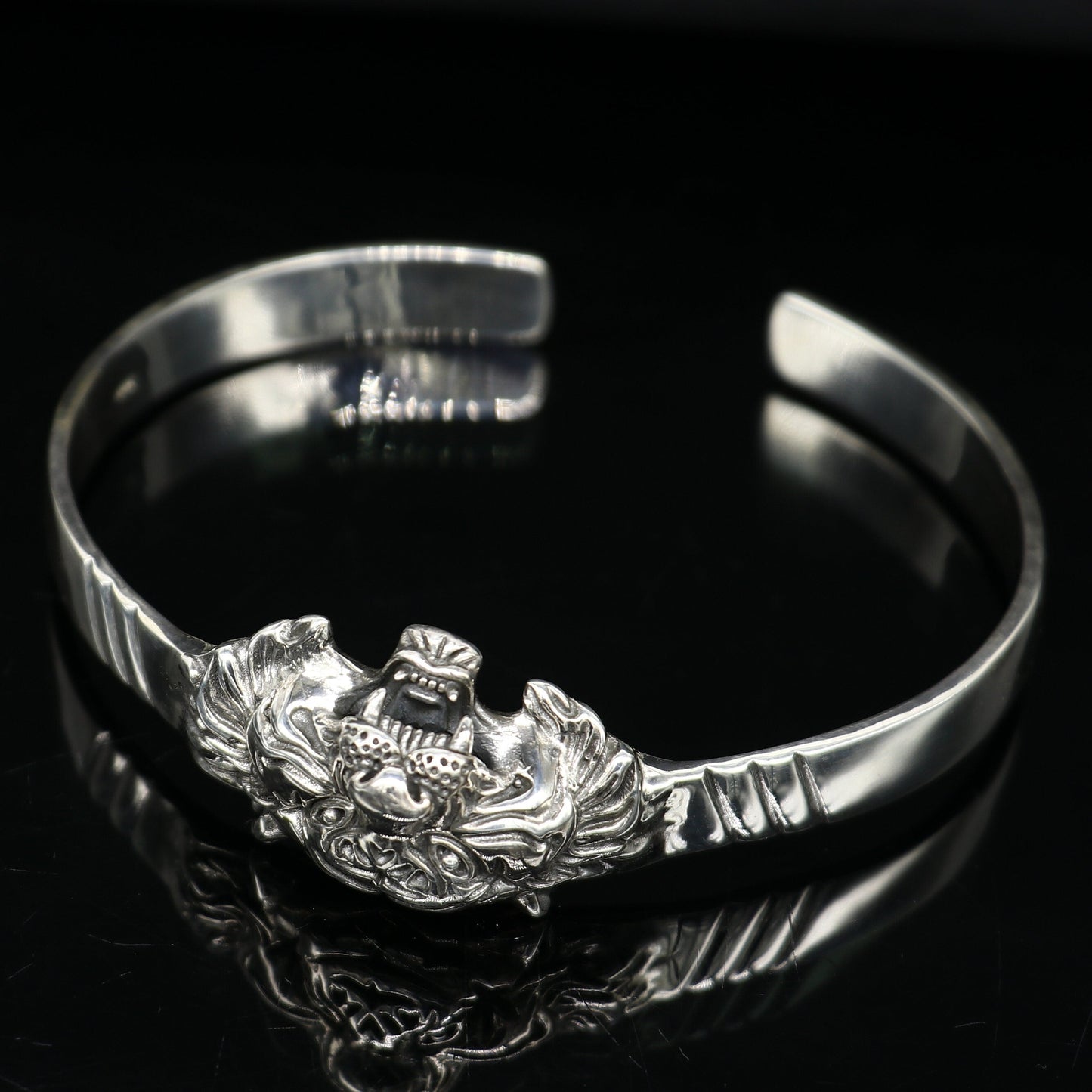 925 sterling silver handmade vintage lion design bangle cuff bracelet by TRIBAL ORNAMENTS, adjustable tribal-style jewelry for daily wear.