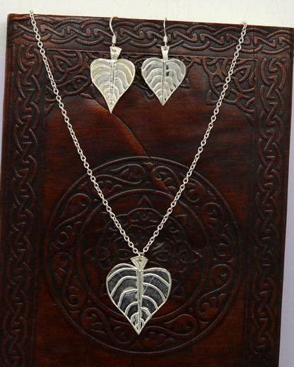 Sterling silver heart-shaped peepal tree leaves pendant necklace with matching hoops earrings, tribal bridal jewelry, and belly dance accessories.
