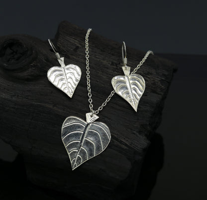 Sterling silver heart-shaped peepal tree leaves pendant necklace and hoops earrings, tribal brides and belly dance jewelry.