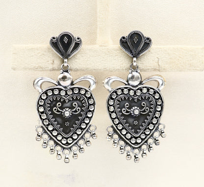 925 sterling silver heart shape style handmade Classical design fabulous Stud earrings exclusive jewelry from Rajasthan India  ear1080 - TRIBAL ORNAMENTS