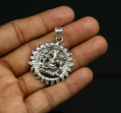 925 sterling silver Lord Ganesha pendant featuring intricate vintage design, unisex Hindu jewelry, perfect for gifting.
