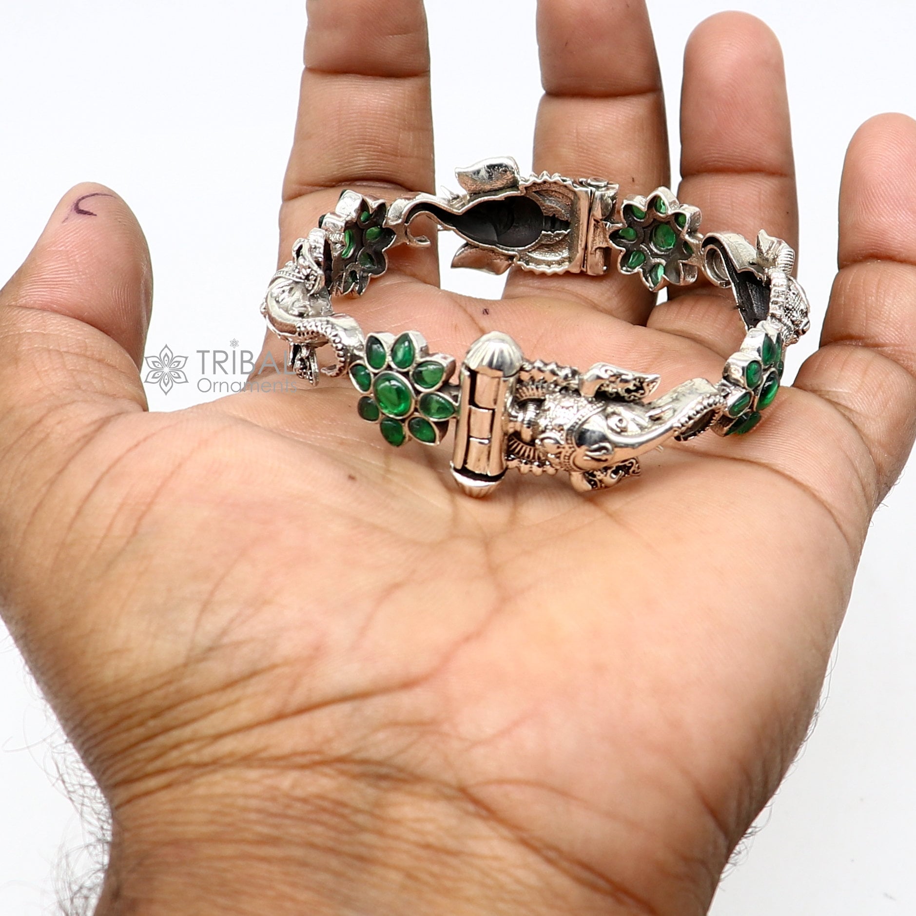 925 sterling silver idol Ganesha design bangle bracelet kada with amazing floral style green stone, gifting ethnic jewelry nba382 - TRIBAL ORNAMENTS