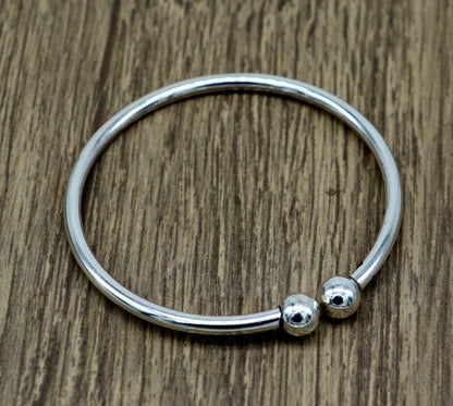 925 sterling silver round bangle bracelet with shiny, plain design, stylish for brides and belly dance jewelry by TRIBAL ORNAMENTS.