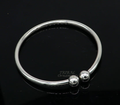Sterling silver round bangle bracelet with shiny plain design, stylish bridal jewelry, suitable for belly dance or special occasions.