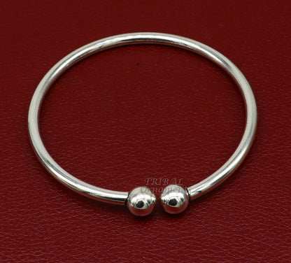 Sterling silver round bangle bracelet with shiny, customized design, stylish for brides and belly dance jewelry by Tribal Ornaments.