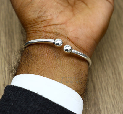 Sterling silver round bangle bracelet with shiny custom design, stylish brides jewelry and belly dance accessory by Tribal Ornaments.